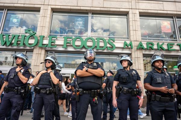 Members of the New York City Police Department stood between thousands of Palestinian protesters and a smaller number of pro-Israel protesters at Union Square in Manhattan Sept. 2, 2024.